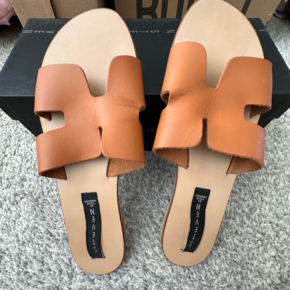 Steve Madden Women's Tan Slide Sandals